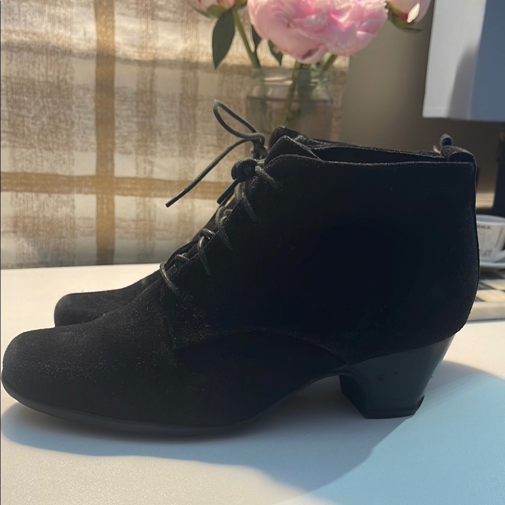 Clarks Black Ankle Suede Boots with Classic Laces - Picture 15 of 16